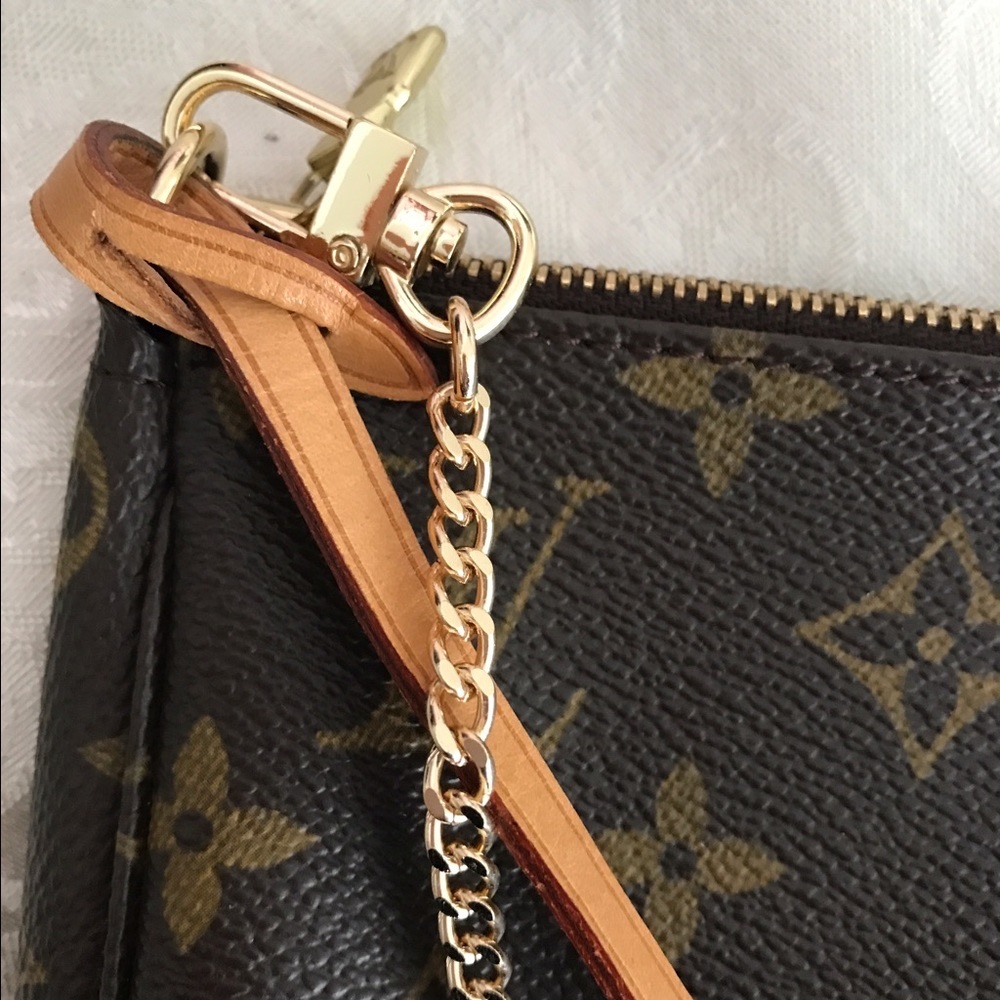 Pochette Chainstrap-49”